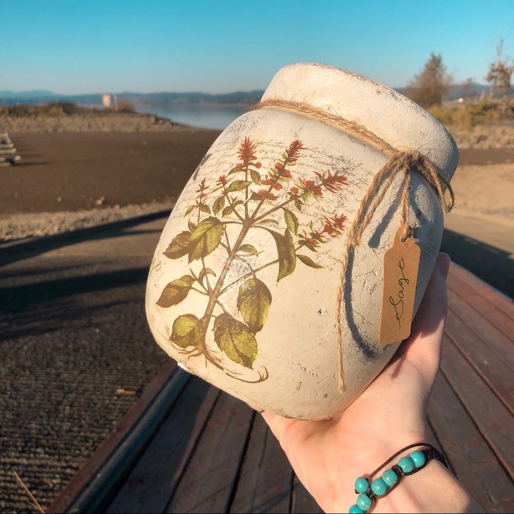 🌿Minimalistic Floral Vintage Flower Pot🌿